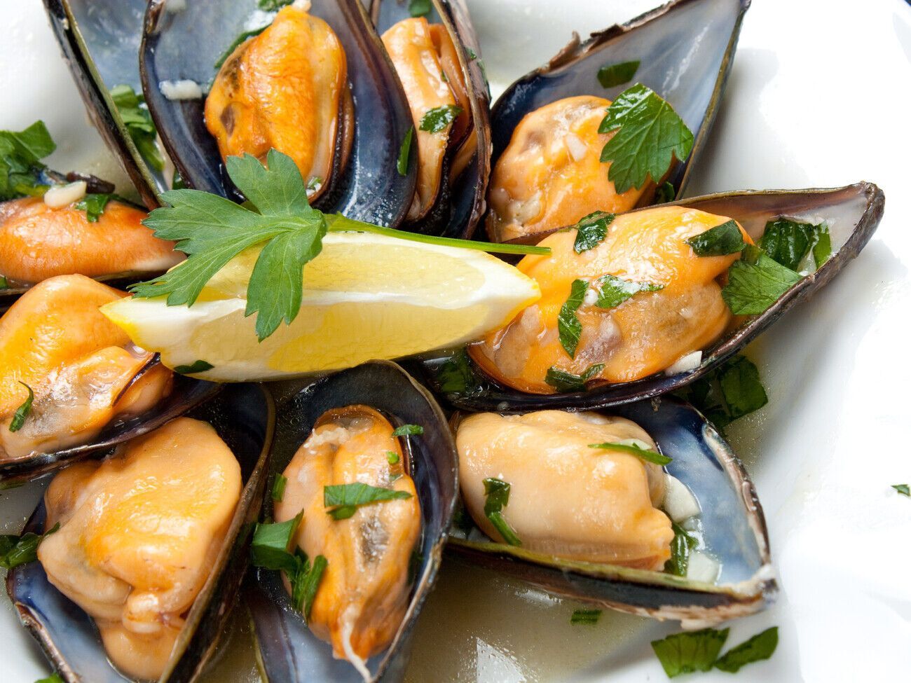 Для приготування мідій знадобиться біле вино