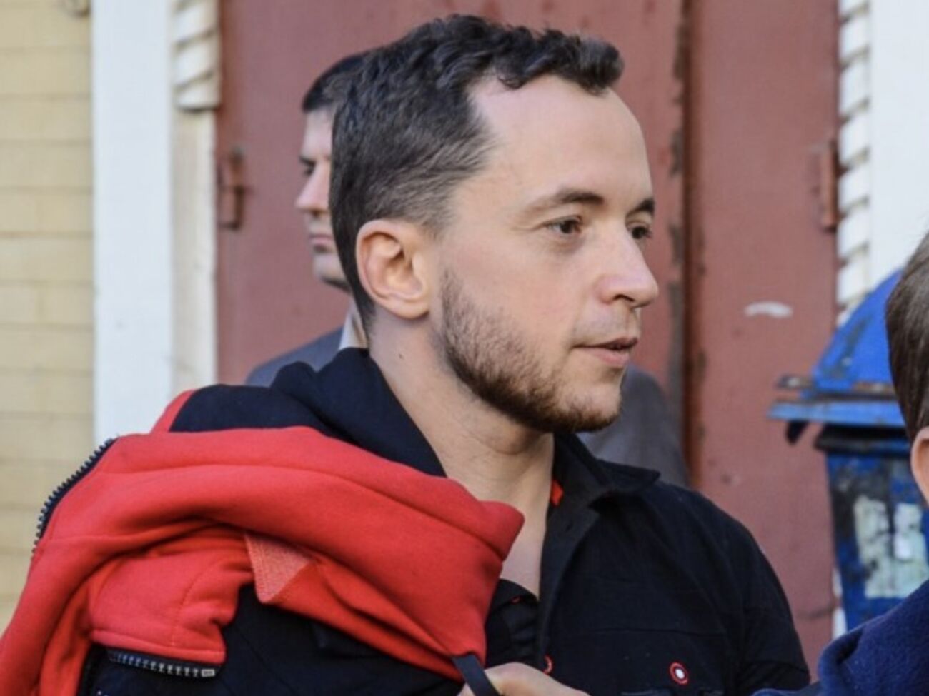 Професійним "хорошим росіянам" руйнують статус-кво відмови українців сідати з ними за один стіл. І тоді з-під маски витонченої інтелектуальності проглядає звичайна рязанська харя