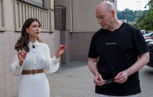 Гордон записал интервью с Эсхакзай во время прогулки по Киеву