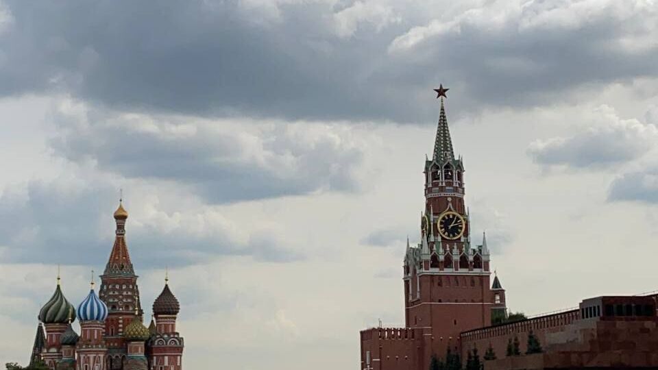 У Москві дівчина вийшла на одиночний протест