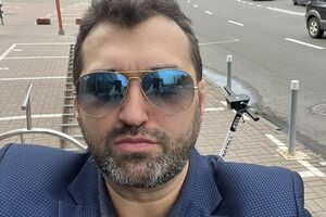 Мы увидели нового Коломойского. Куда-то подевались резкость и самоуверенность. Новая сторона олигарха открылась нам благодаря СБУ