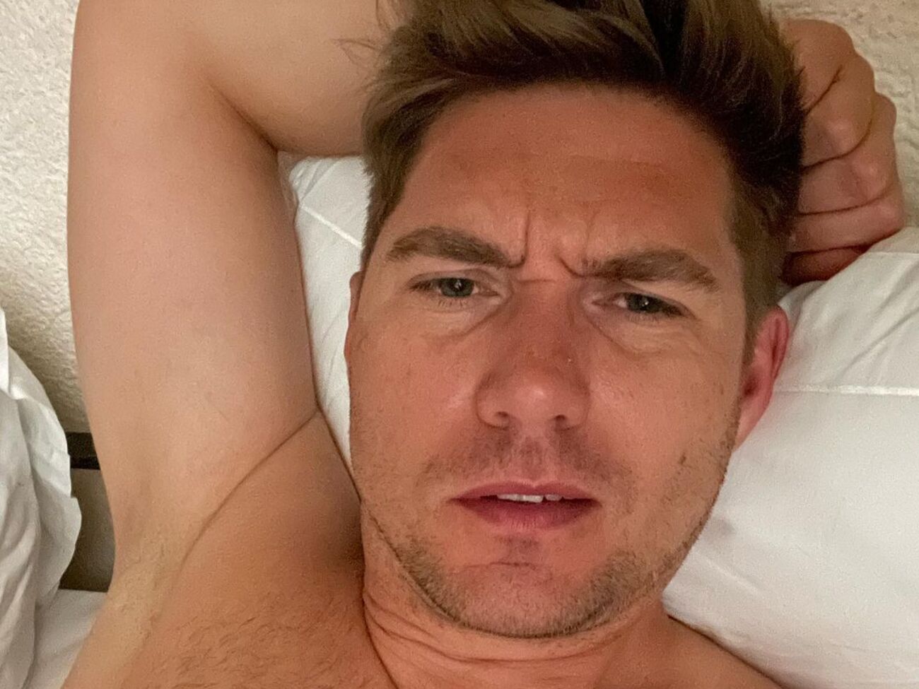 Остапчук отреагировал на вопрос о любви с первого взгляда