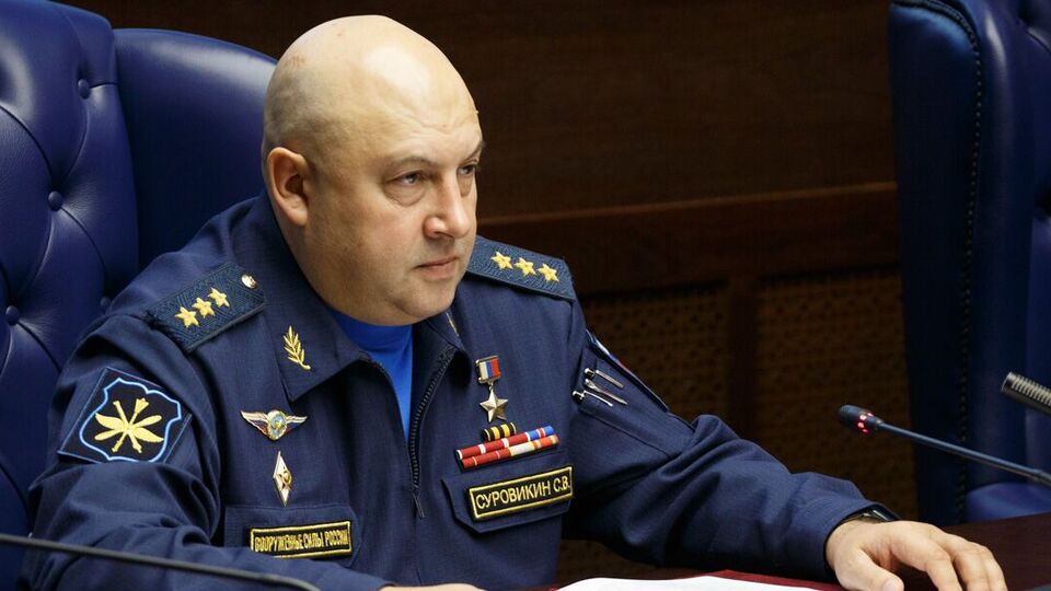 Суровікін, за даними Собчак, повернулся до сім'ї