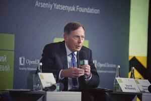 Петреус високо відзначив роботу українських сил протиповітряної оборони