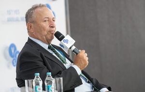 Саммерс: Я аплодирую всем, кто распространял "план Маршалла" на Украину