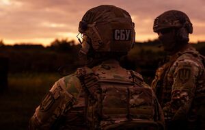 Контрразведка СБУ и десантники взяли боевика в плен