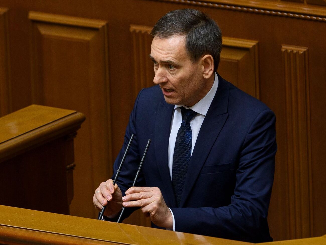 Остаточне рішення про примусове повернення ухвалюватиме суд, повідомив Веніславський