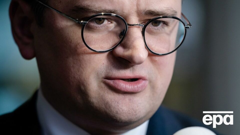 Кулеба: Если в РФ в полете взрываются самолеты просто так, а не по указанию Путина, тогда россиянам лучше ездить только по земле