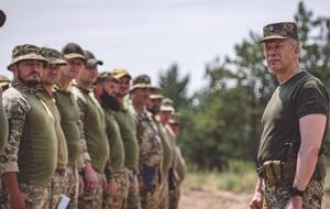 Сырский встретился с украинскими военными, которые дислоцируются возле Лимана и Соледара