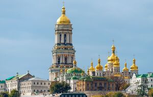 По словам Остапенко, из части помещений Лавры люди уже уехали