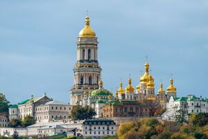 За словами Остапенка, із частини приміщень Лаври люди вже виїхали
