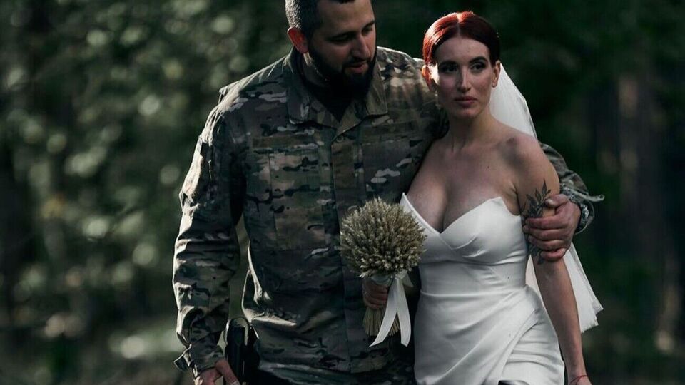 Эмеральд вышла замуж за Стипанюка в октябре 2022 года