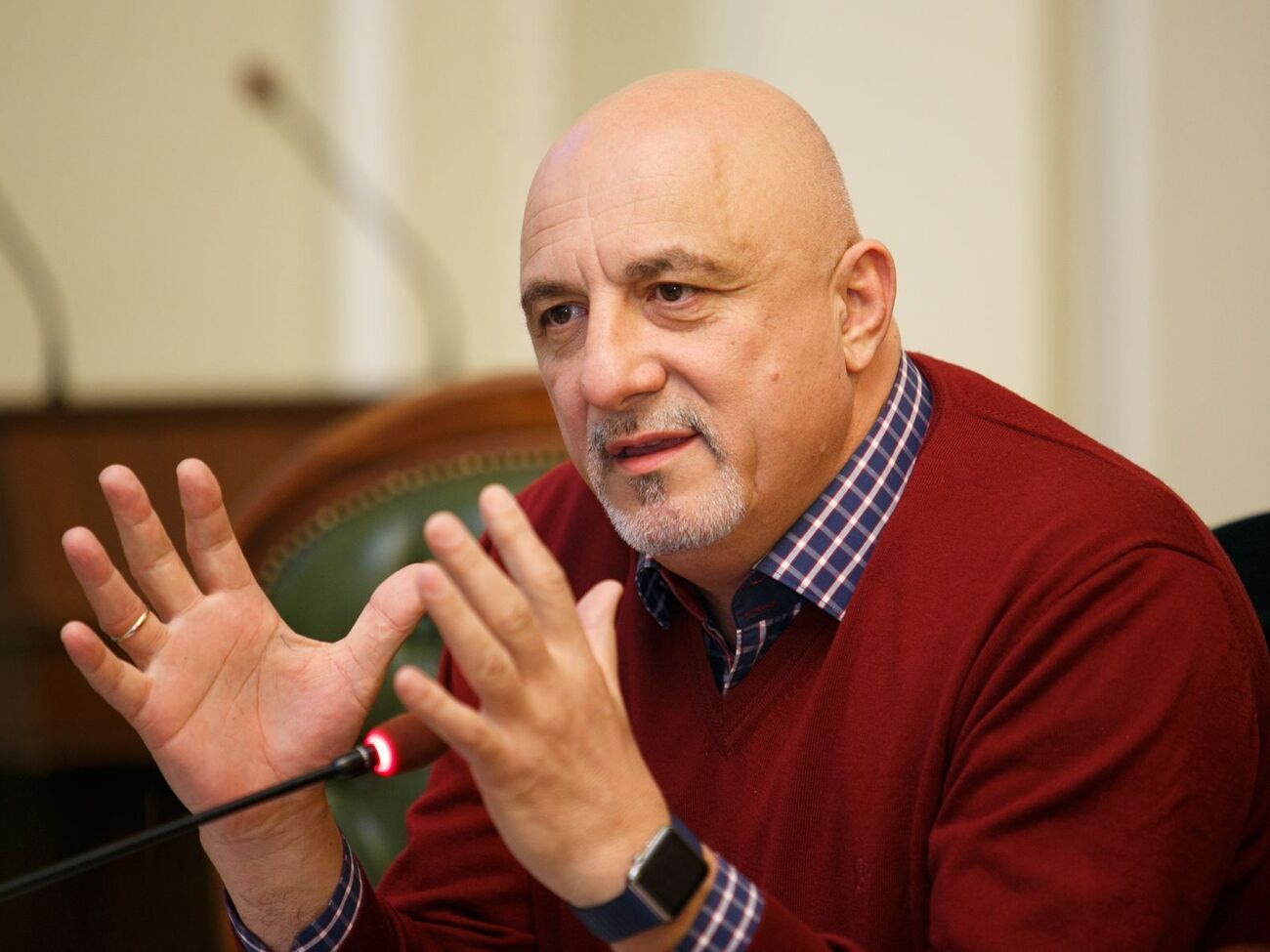 Плачков подчеркнул, что помощь стоит больше, чем коммерческий импорт электроэнергии