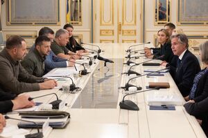 Зеленський докладно поінформував Блінкена про ситуацію на фронті, а також про оборонні потреби України, зазначили в ОПУ