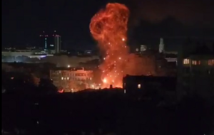 Ночной взрыв в Ростове-на-Дону возле штаба ЮВО сняли на видео