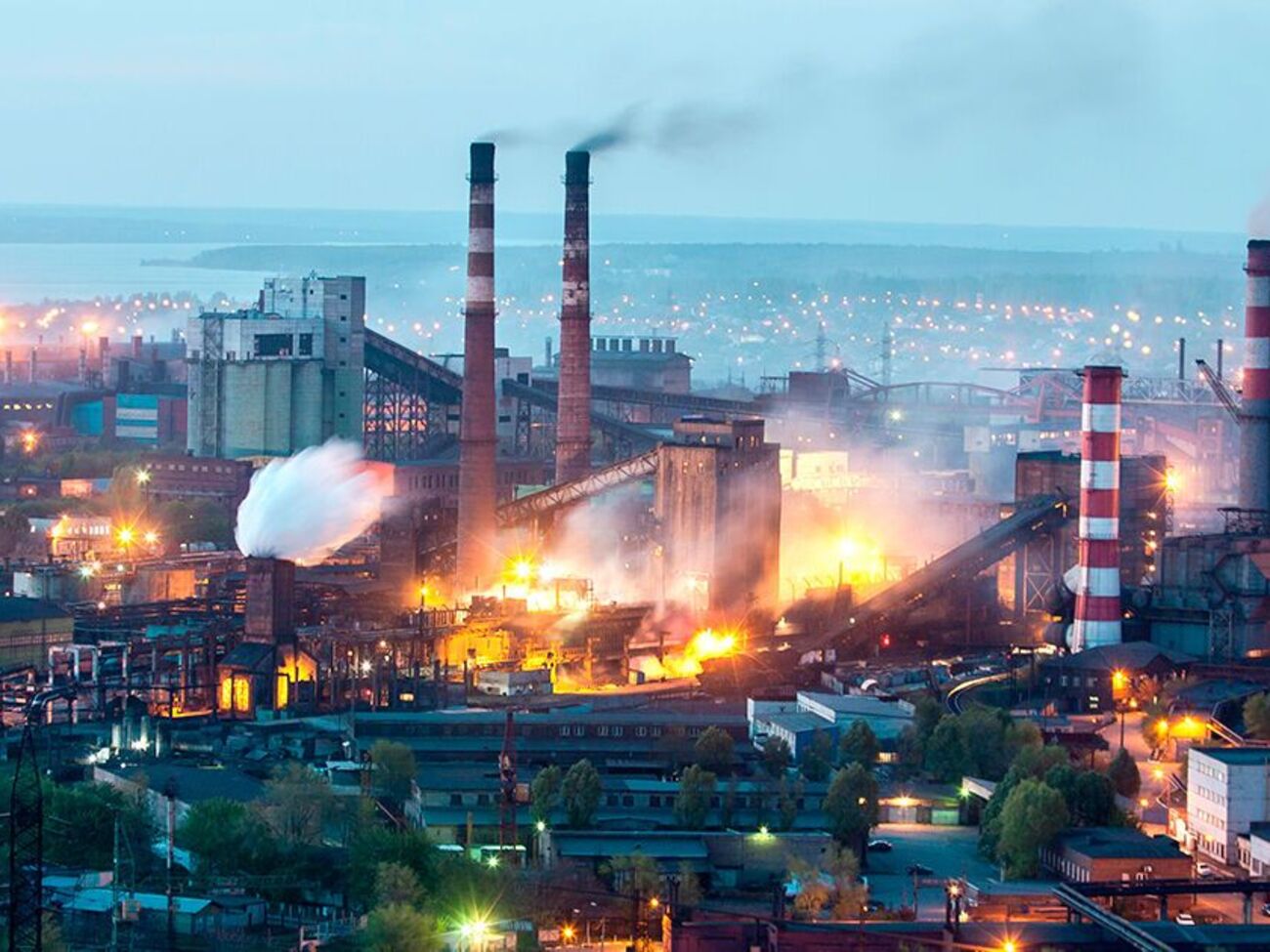 Металургійний комбінат "Запоріжсталь" у Запоріжжі працює в умовах браку персоналу й ресурсів, а також обмежених експортних маршрутів