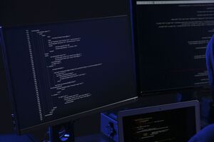 Группа оказывала поддержку вторжению России в Украину, получая задания от спецслужб РФ