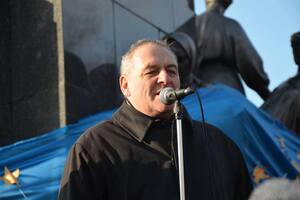 В 2022 году Захаров основал "Трибунал для Путина" – сбор доказательств российских преступлений для международного суда