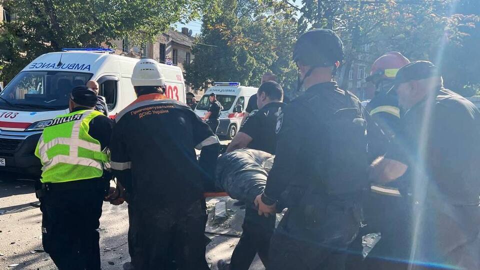Російські окупанти зруйнували одну з адмінбудівель поліції
