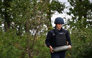 Сапери проводять гуманітарне розмінування Херсонської області