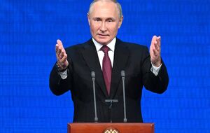 Путин (на фото) будет запугивать весь Запад, считает Зеленский