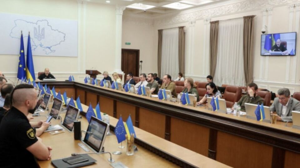 Кабмін зменшив перелік підстав, на яких держзамовники можуть не йти через конкурентні торги, а підписувати контракти безпосередньо