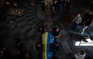 В Киеве попрощались с погибшим 24 февраля 2022 года спасателем Русланом Кошевым