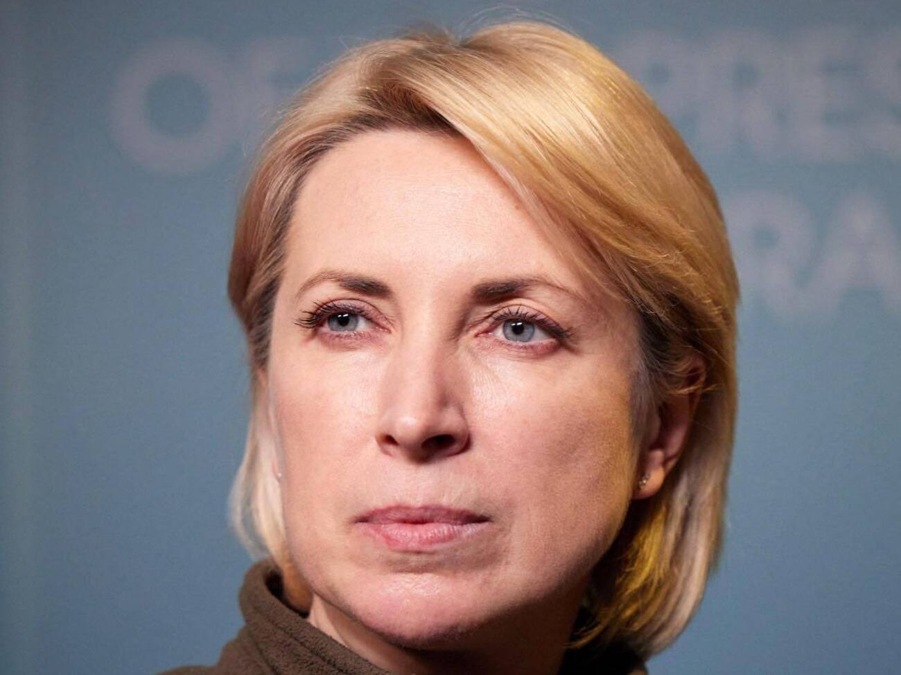 Нацкомісії зі стандартів державної мови варто формалізувати написання назви держави-ворога з маленької букви. Усі українці вже давно її так пишуть