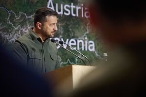 Потрібно зробити все, щоб у виборах взяли участь військові, які перебувають на передовій, зазначив Зеленський