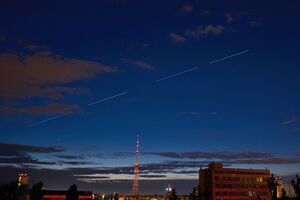 Після початку повномасштабного вторгнення РФ Маск надав термінали Starlink, які забезпечують зв'язком в Україні українських військових