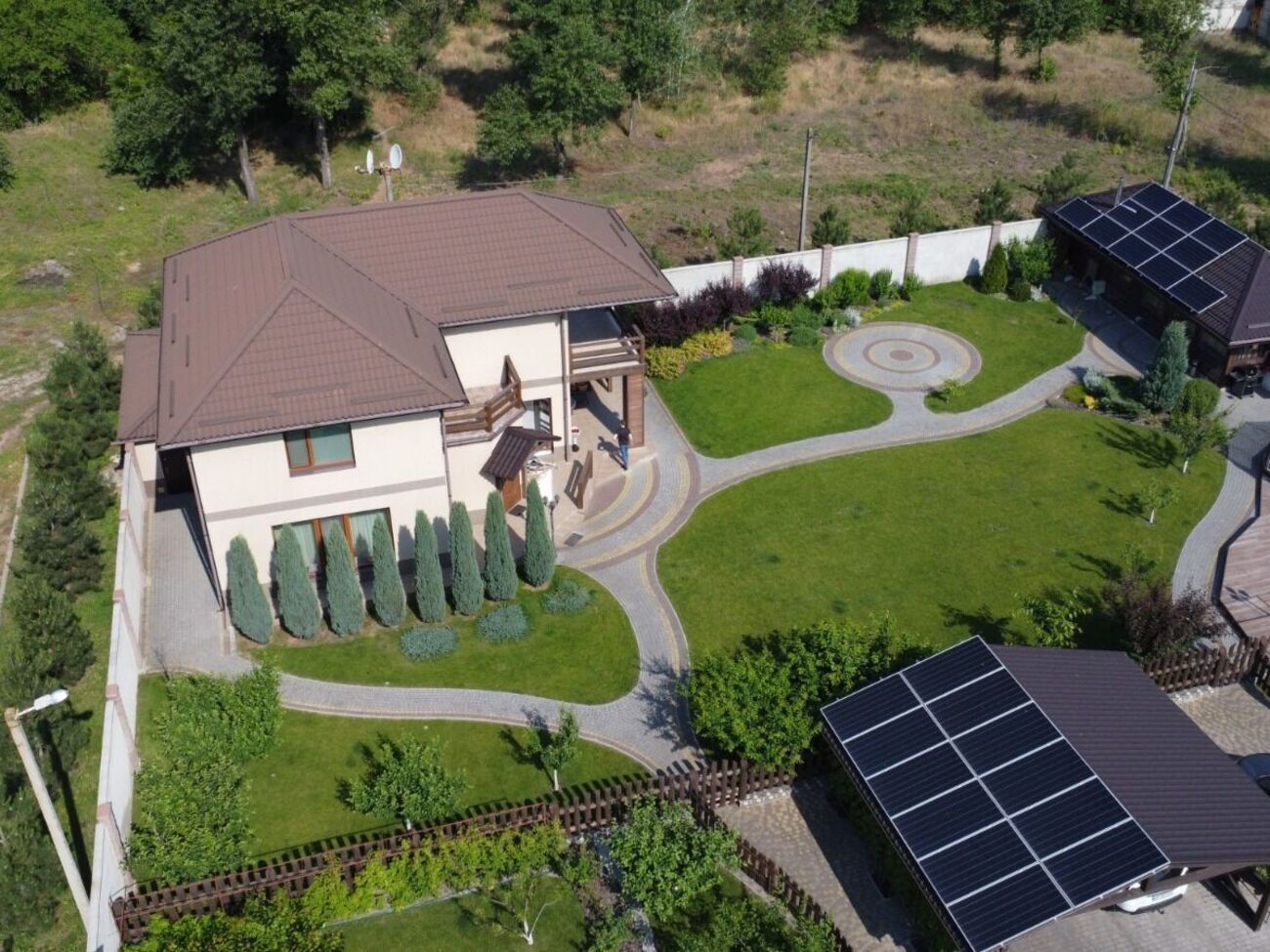 Суд заарештував елітний будинок полковника – начальника аварійно-рятувального загону спецпризначення ГУ ДСНС України в Запорізькій області, зазначили у ДБР