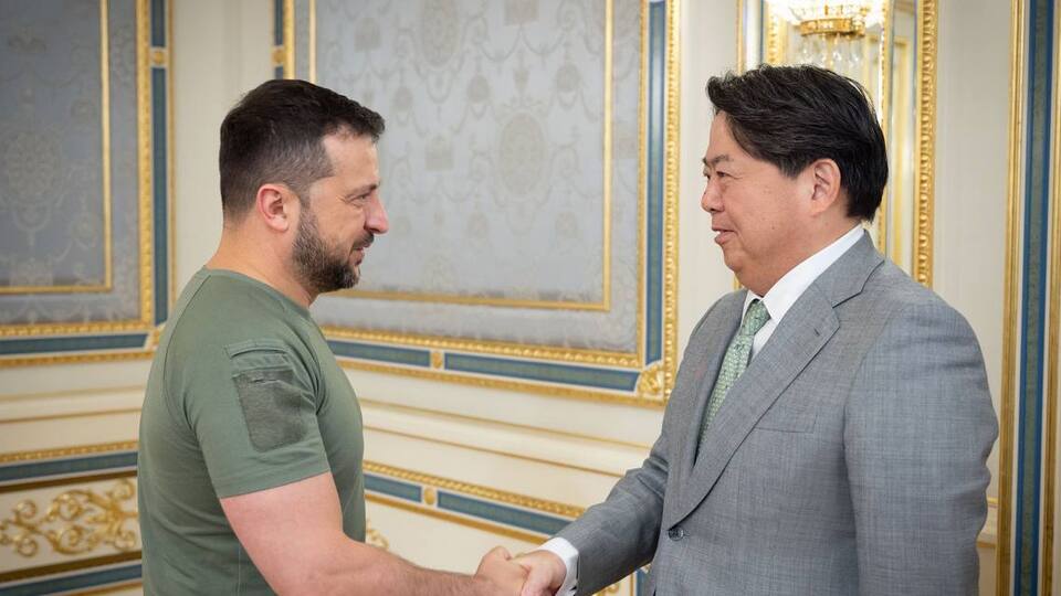 Хаяси встречался в том числе с президентом Украины