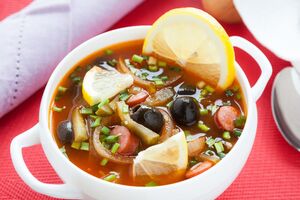 Для солянки знадобиться огірковий розсіл