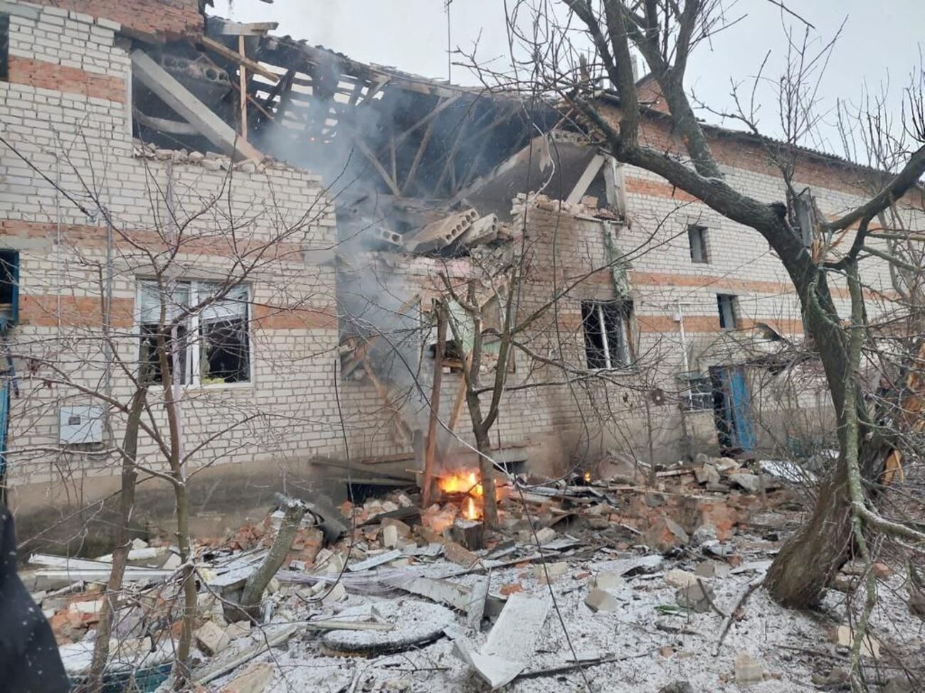 Вражеский БПЛА попал в жилой двухэтажный дом в Эсманьской общине, отметили в Сумской ОВА