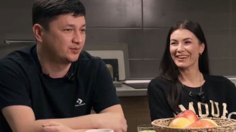 Жена Кима: Он реально мог полдня сидеть, в танчики играть