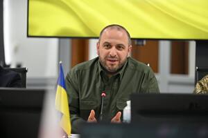 FPV-дрони закуповували волонтери, Мінцифри, обласні військові адміністрації, однак не Міноборони, зазначив Умєров