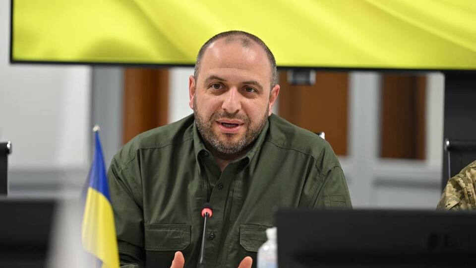 FPV-дрони закуповували волонтери, Мінцифри, обласні військові адміністрації, однак не Міноборони, зазначив Умєров