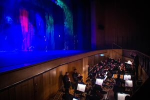 Виконання гімну має підтримати прифронтове місто морально, вважають у театрі