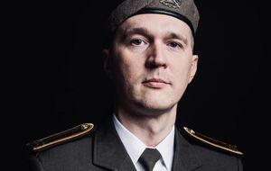 У многих людей из-за войны появляются депрессия и уныние, поэтому нам нужна новая надежда – курс на изменения внутри страны. И армия это поддержит