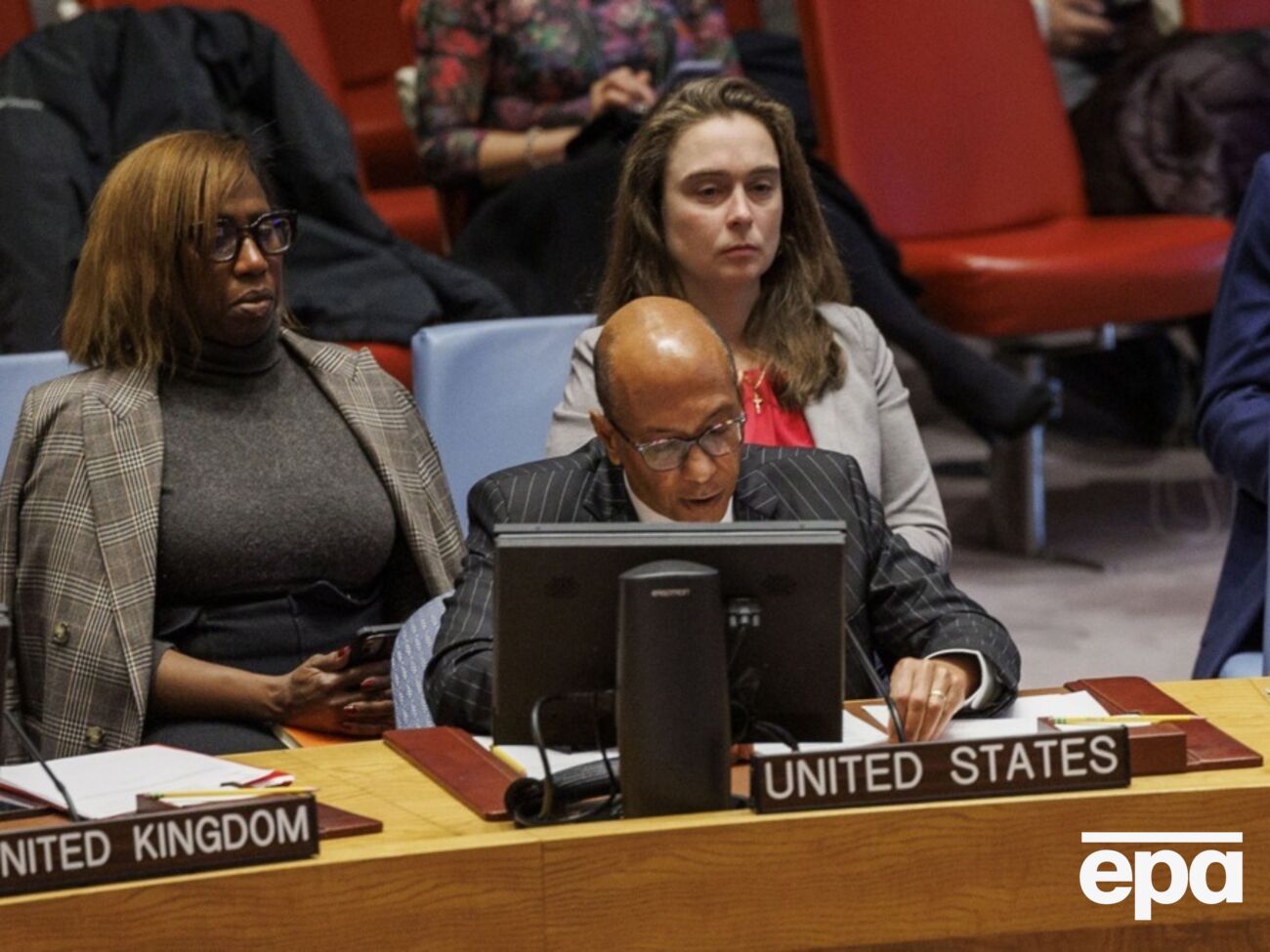 Вуд підкреслив, що Росія намагається відвернути увагу від своїх переговорів із КНДР