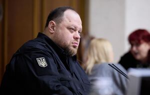 Стефанчук пояснив, що рішення щодо Безуглої спершу має ухвалити погоджувальна рада депутатських фракцій і груп