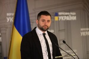 Арахамія зазначив, що всі рішення щодо розгляду законопроєктів будуть ухвалювати на засіданні погоджувальної ради