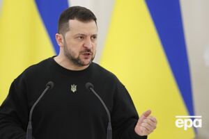 Окупантам потрібен час, щоб поповнити запаси зброї та снарядів, вважає президент