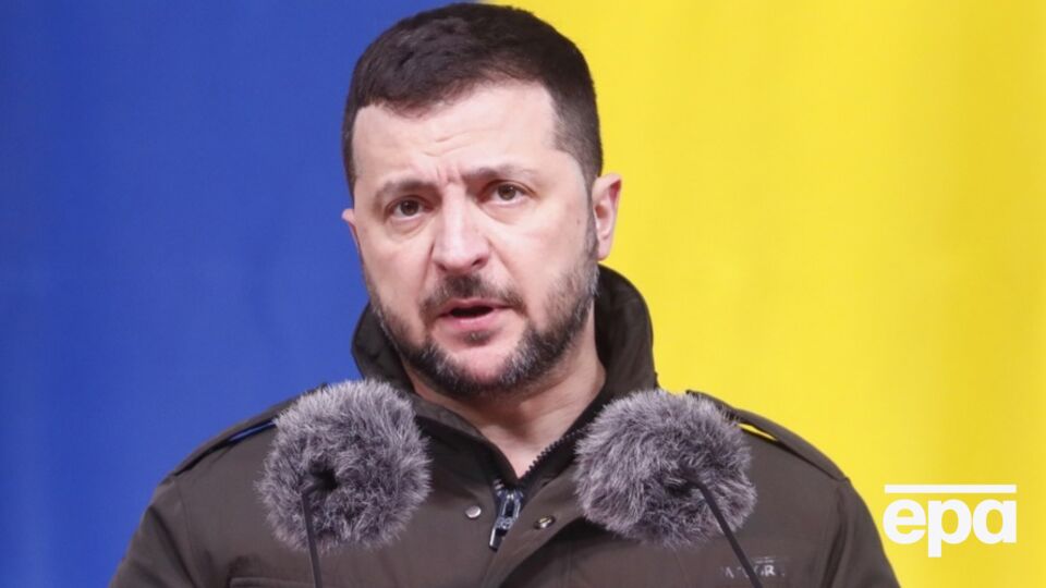 Многие украинцы выехали за границу с нарушением закона, констатировал президент