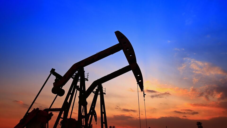 Крупнейшие нефтеперерабатывающие заводы Индии рассматривают возможность приобрести у саудовской Saudi Aramco по 1 млн баррелей нефти
