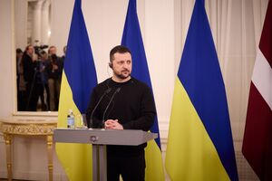 Украине необходимо продолжать реформы в сфере антикоррупции, а также в судебной системе, отметил Зеленский