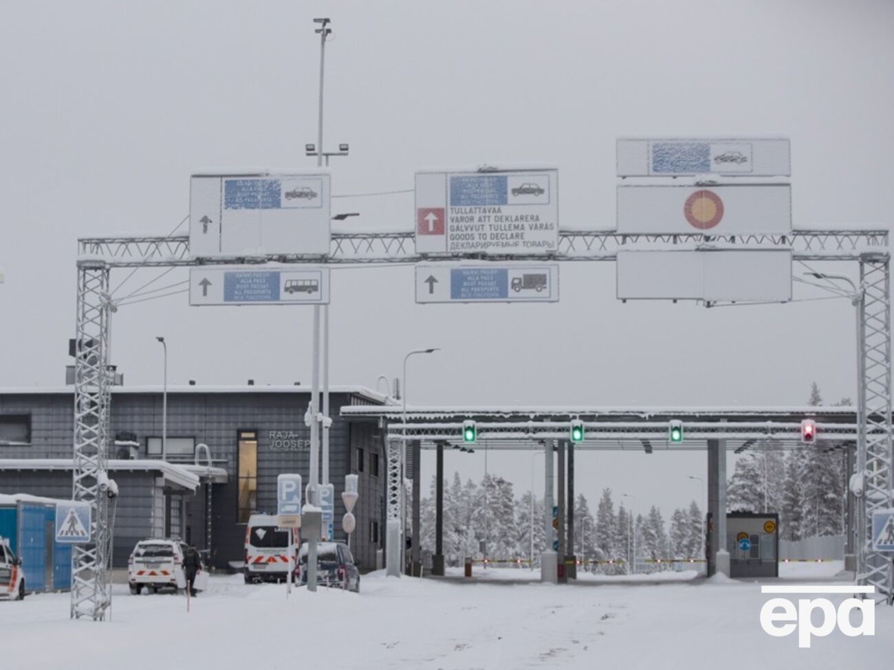 Уряд Фінляндії продовжив закриття східного кордону з РФ на місяць