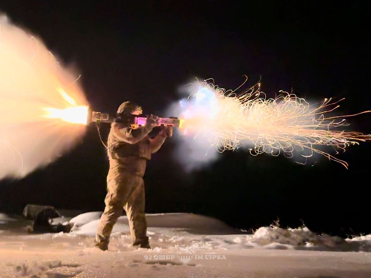 Украинские военные отбивают атаки врага и уничтожают его технику