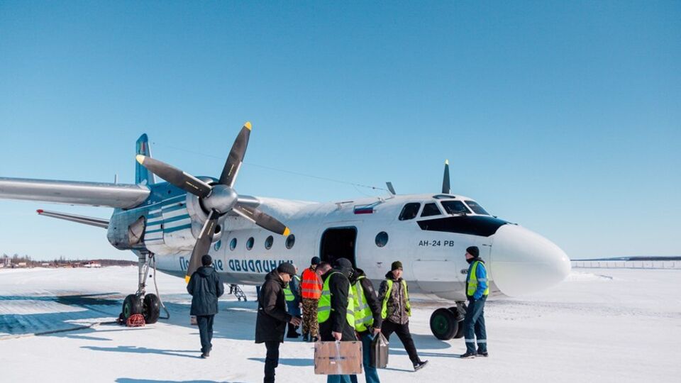 Самолеты Ан-24 и Ан-26 являются основным средством доставки людей и грузов в северных регионах РФ