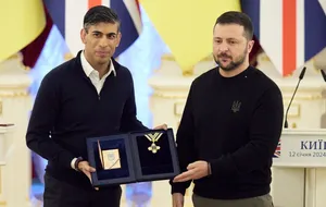 Зеленский наградил Сунака за особые заслуги в защите суверенитета и независимости Украины